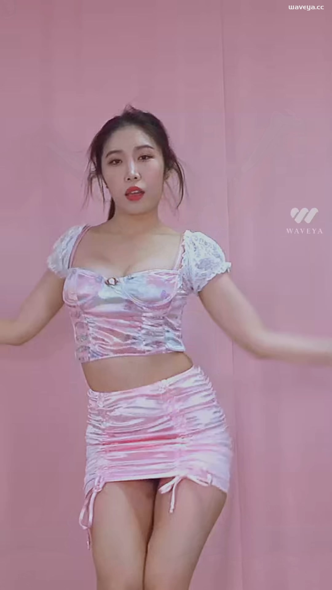 [입덕직캠] Waveya MiU 웨이브야 미유 STAYC(스테이씨) ‘RUN2U’ 런투유 댄스커버 Dance Cover – #0725插图