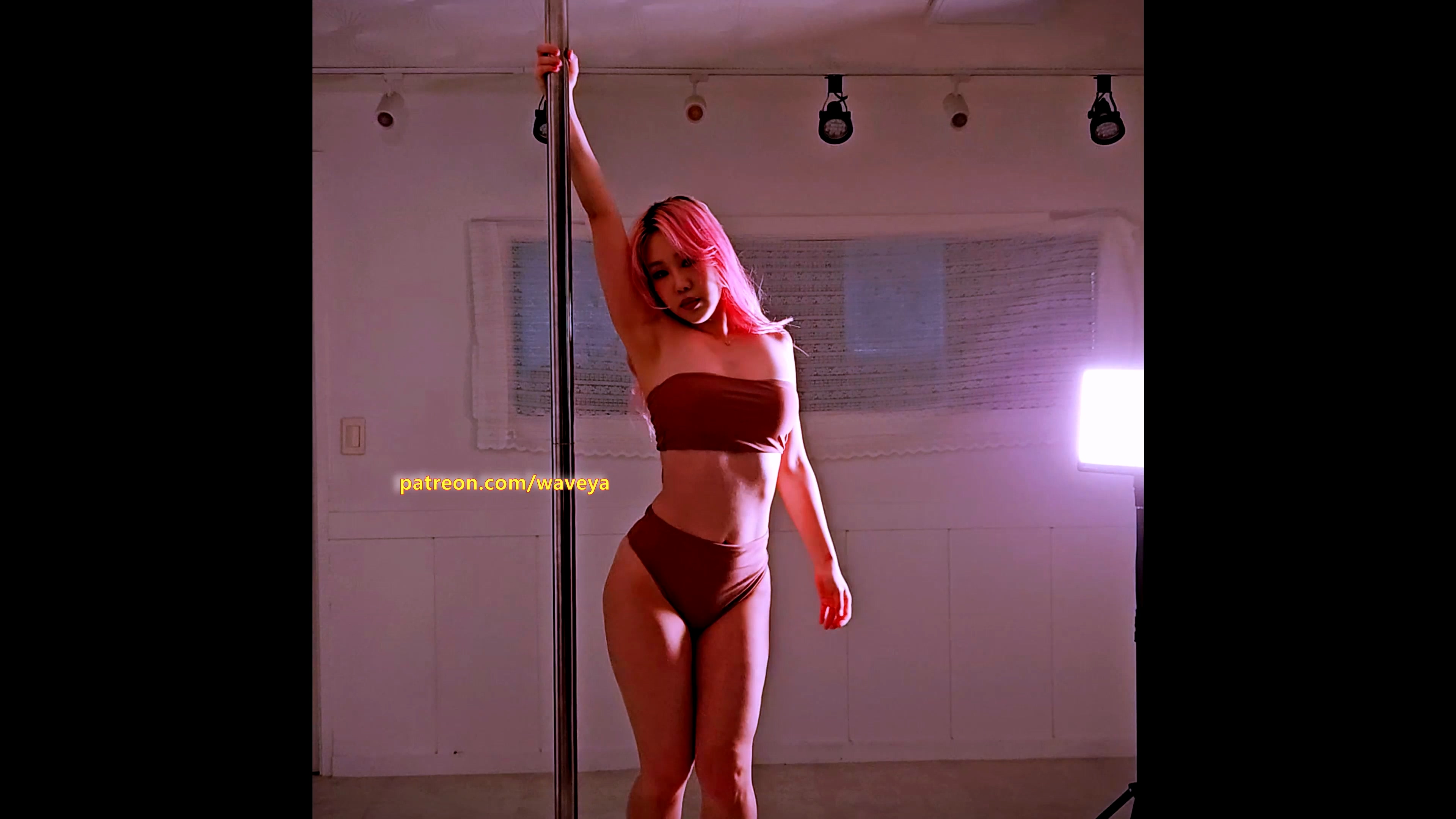 Ari Bikini?Pole Twerk?비키니 입고 섹시 폴댄스 트월킹 Can’t Get Enough Waveya Memberme Patreon会员 (4k+1080p)[463M+165M] – #0288插图1